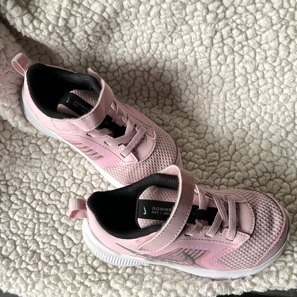Nike Downshifter size 9c girls